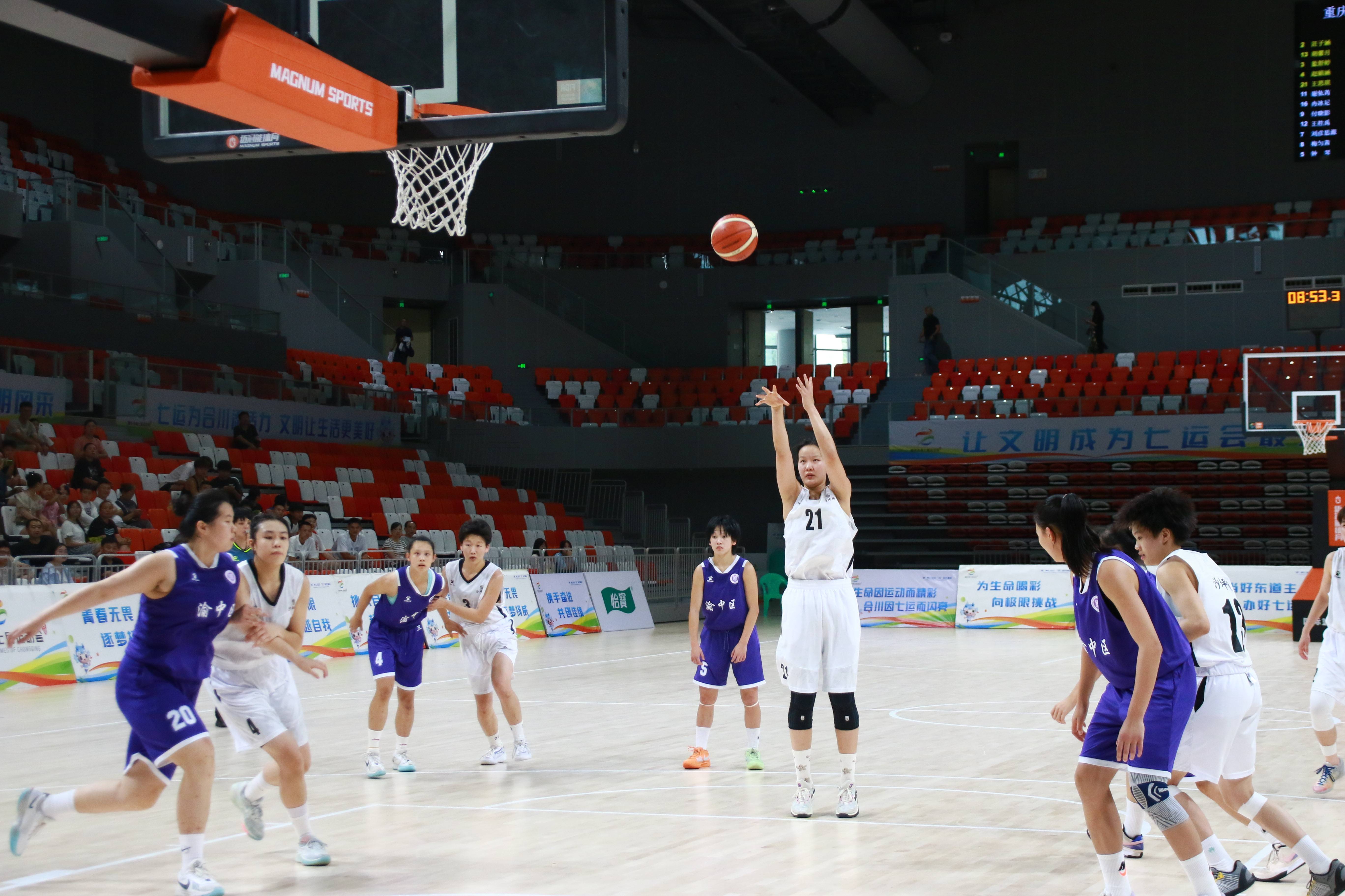 球场风云变幻,篮球比赛精彩无限进球